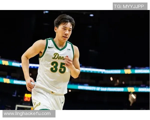 新赛季NCAA备战热潮王俊杰在旧金山大学球馆全力训练展现拼搏精神