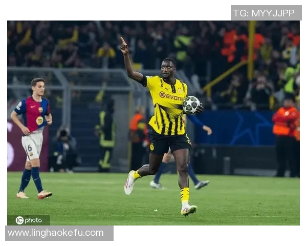 多特前锋吉拉西不满被换下拒绝与教练握手引发热议