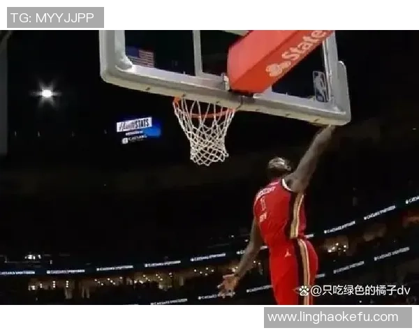 锡安复出表现抢眼半场8投4中罚球3中4轻松拿下11分 锡安复出表现抢眼半场8投4中罚球3中4轻松拿下11分