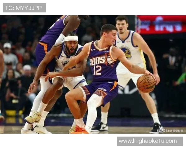 古德温称赞布克为天生竞争者强调其在球队中的领导力与严格要求