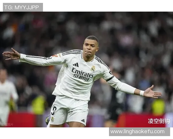 姆巴佩全场表现抢眼成功过人和对抗均为最高评分达到73