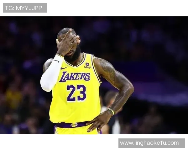 詹姆斯明年或降薪签短约争冠退役传闻不攻自破