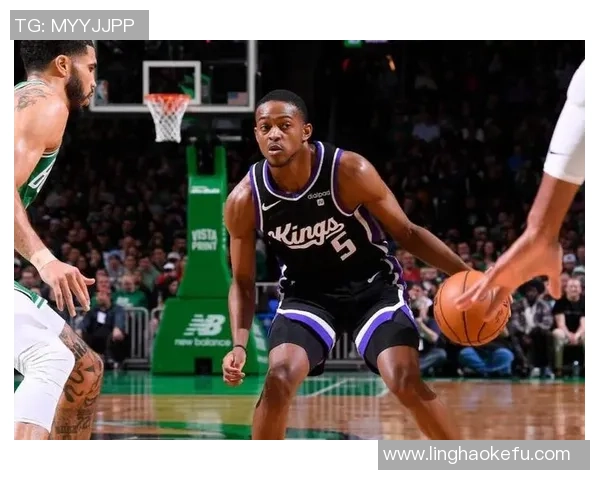 福克斯表现出色14投7中三分命中率高达50但末节发力未能逆转比赛