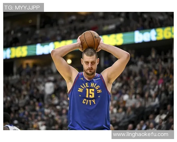 约基奇首节拼尽全力三分球命中率高但球队正负值惨淡显示困境