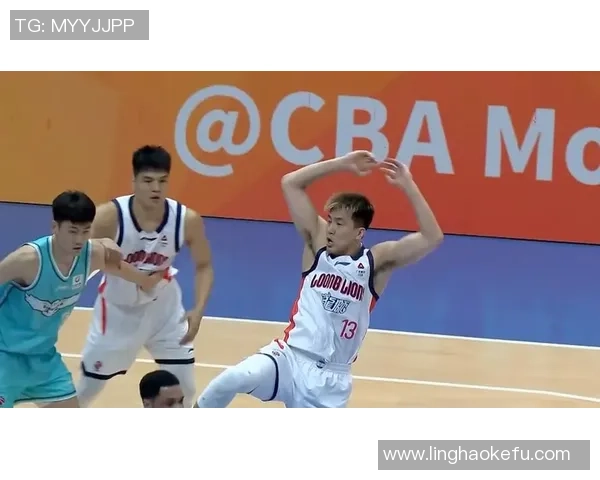 郭艾伦末节狂砍12分助球队逆转替补表现出色贡献19分3板2助